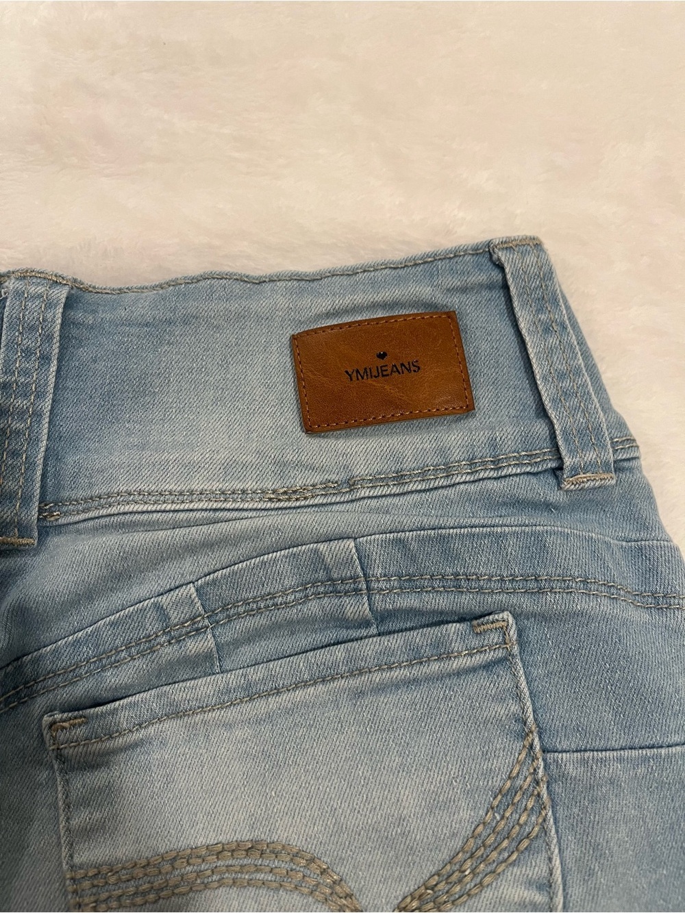 YMI Wanna Betta Butt High Rise Distressed Denim Shorts - Size 3/26 Juniors - Picture 3 of 8